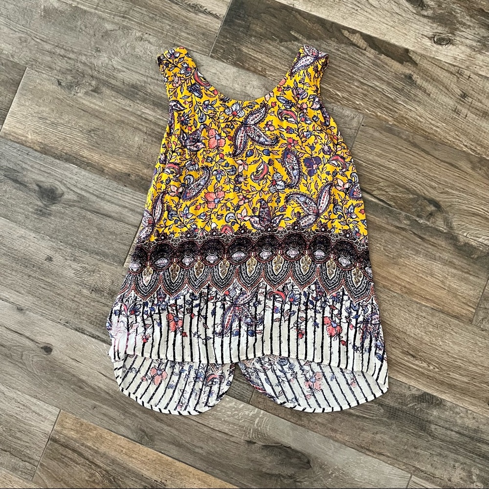 Lucky Brand paisley sleeveless blouse w/split back
